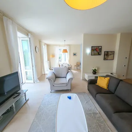 アパート Palazzotto Apts パッランツァ